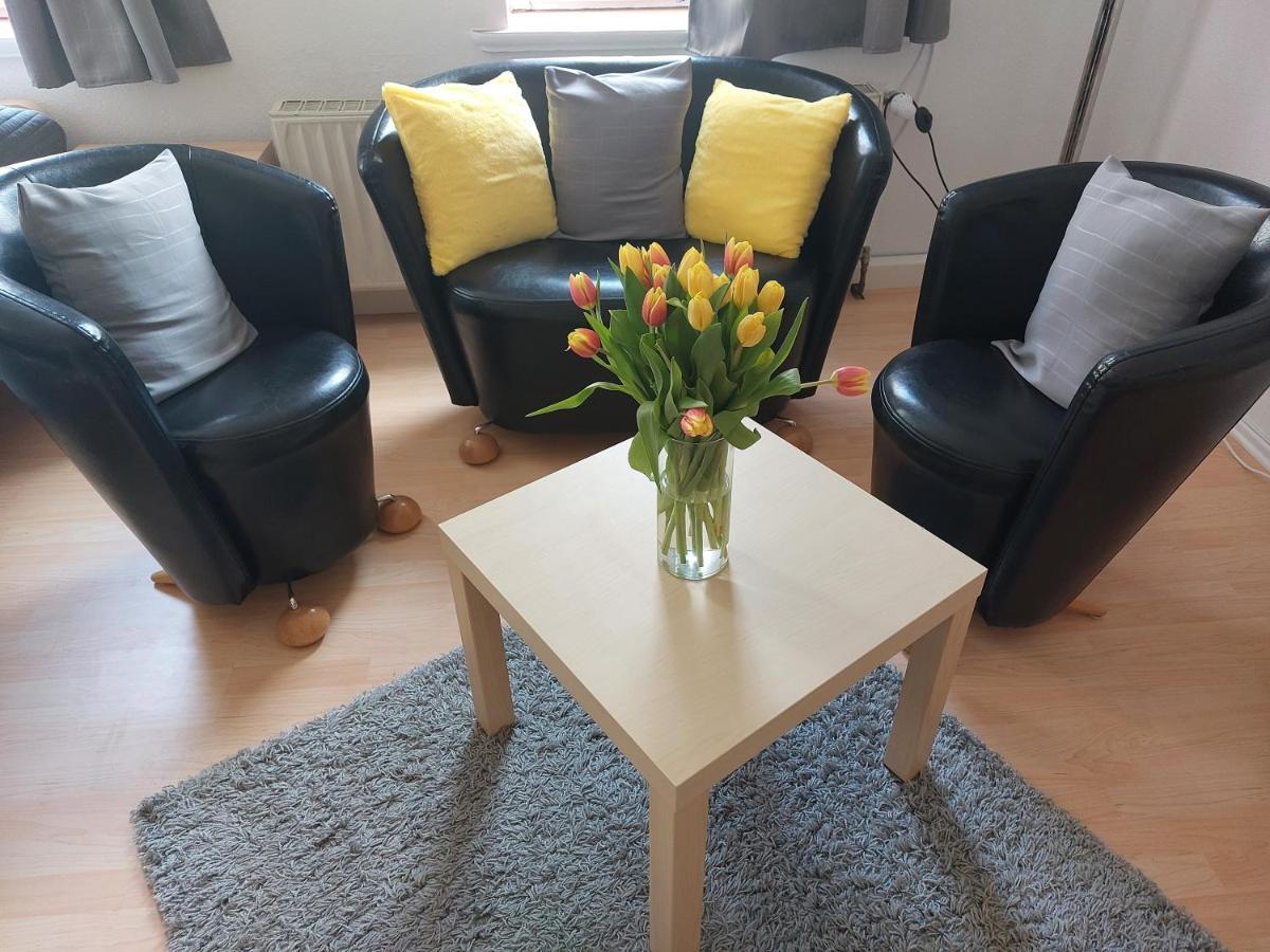 Schoene Zwei-Zimmer-Wohnung "W2" Mit 4 Einzelbetten Und Wlan In Zwenkau Bei Leipzig Im Neuseenland Екстериор снимка
