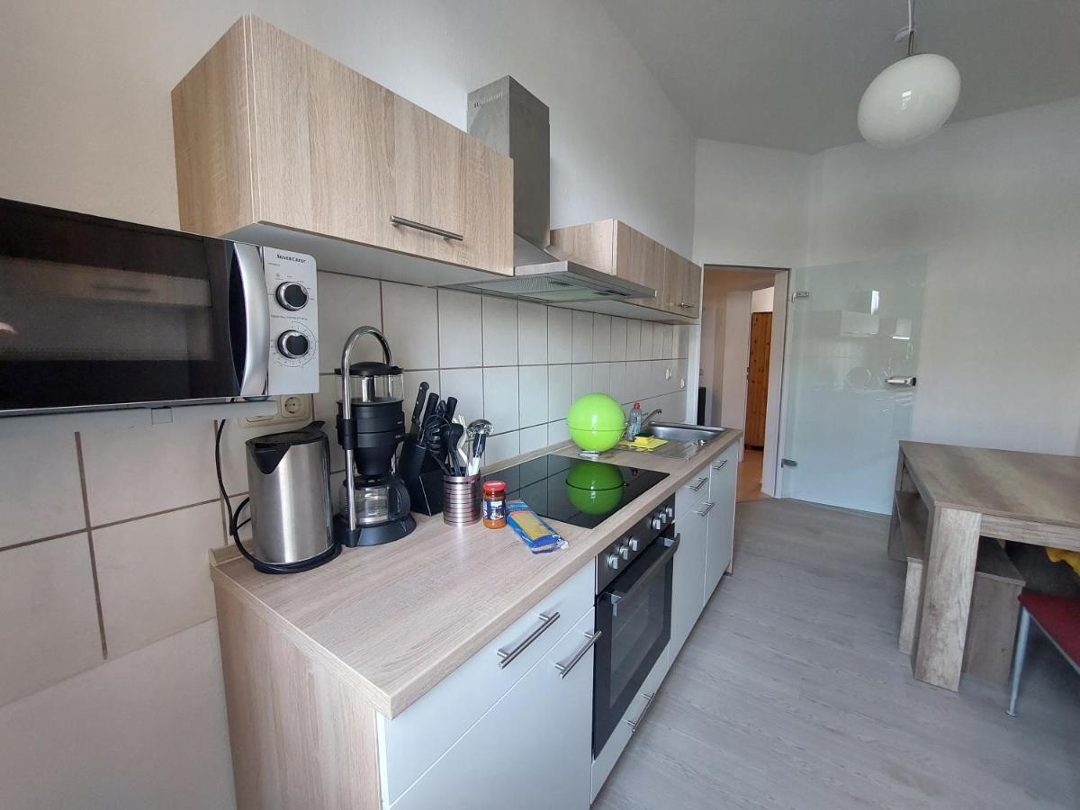 Schoene Zwei-Zimmer-Wohnung "W2" Mit 4 Einzelbetten Und Wlan In Zwenkau Bei Leipzig Im Neuseenland Екстериор снимка